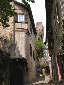 Une rue de Penne d'Albigeois.