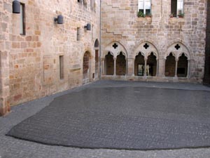 La place des écritures à Figeac.