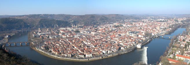 La ville de Cahors, vue du Mont Saint Cyr.