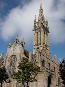 Le clocher gothique de la chapelle Kreisker.