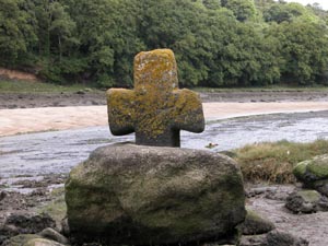 La croix de pont Krac'h, rige  l'extrmit du pont du diable, sur la rive gauche de l'Aber Wrac'h.