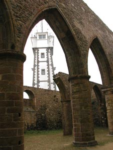 Le phare et l'abbaye de la pointe Saint Mathieu.