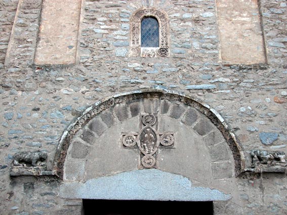 Le portail de la faade Est.