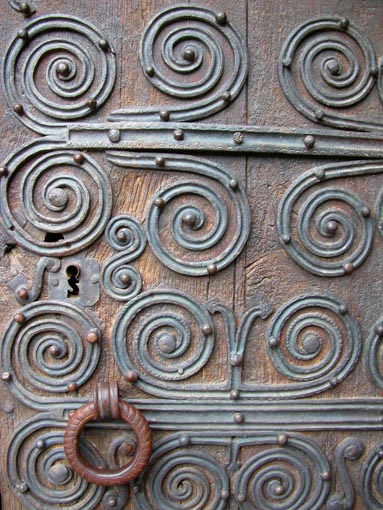 Dtail de la porte de l'glise.