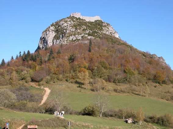 Le chteau de Montsgur, vu du col.