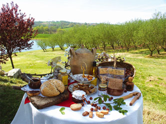 Table gourmande  la ferme de la Campelire (photos prise sur le site: http://www.prayssas.com/decouvrir.htm )
