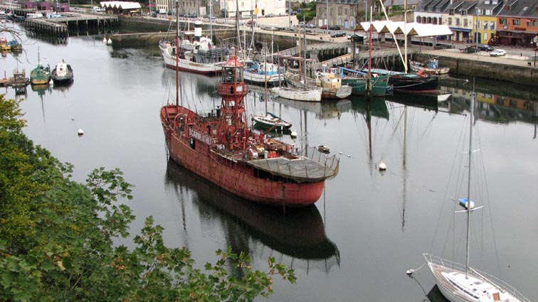 Bateau-phare.