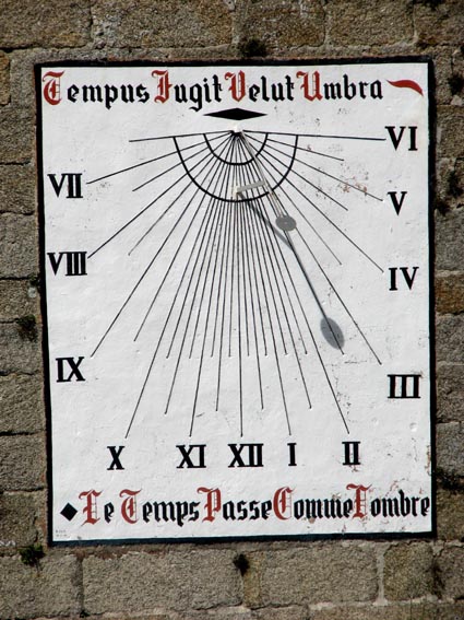 "Tempus Fugit Velut Umbra" - "Le temps passe comme l'ombre"
