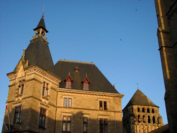 La mairie de Redon.
