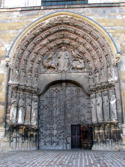 Le portail de la cathdrale.