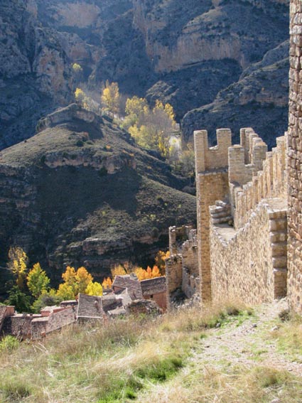 Les fortifications et les gorges du Guadalaviar.
