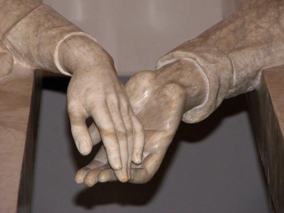 Les mains des amants de Teruel qui ne se toucheront jamais...