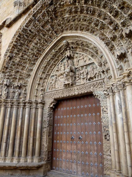Le portail de l'glise Santa Mara