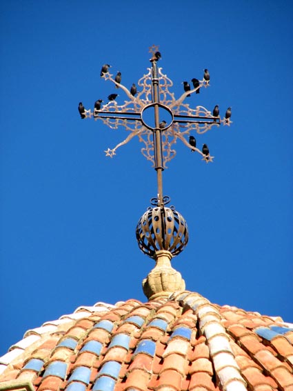 Une croix visite...