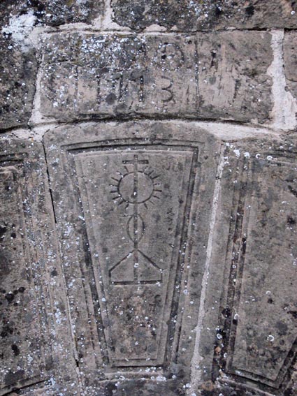 Pierre grave sur l'glise de San Julin de Banzo