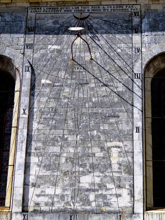 Cadran solaire de l'église du château d'Oléron