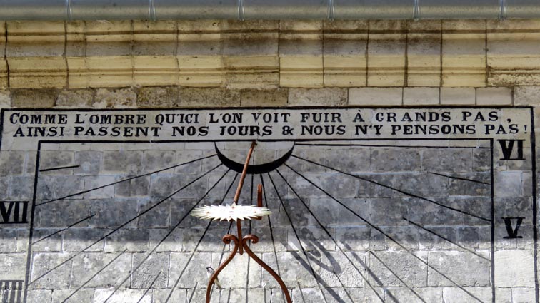 Devise du cadran solaire de l'église du château d'Oléron