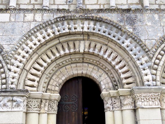 Portail de l'glise de Saint-Fort-sur-Gironde