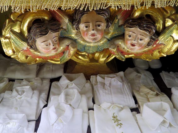 Vestiaire de l'enfant Jsus de Cartolinha