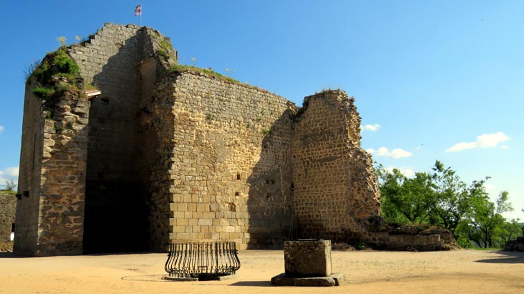 Les ruines du chteau de Miranda do Douro