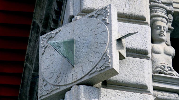 Viana do Castelo : cadran solaire de l'hpital de la Misricorde