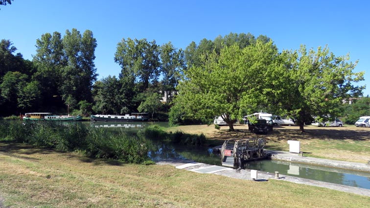 Halte nautique de Buzet-sur-Base