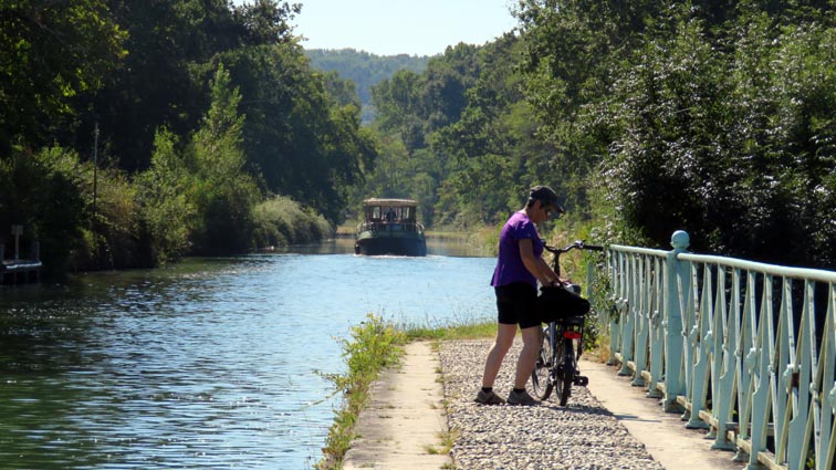 Pont-canal de la Base