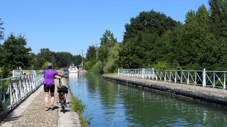 Pont-canal de la Base