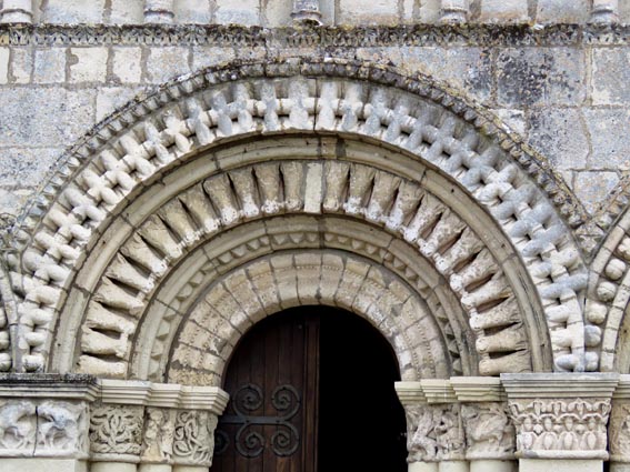 Portail de l'église de Saint-Fort-sur-Gironde
