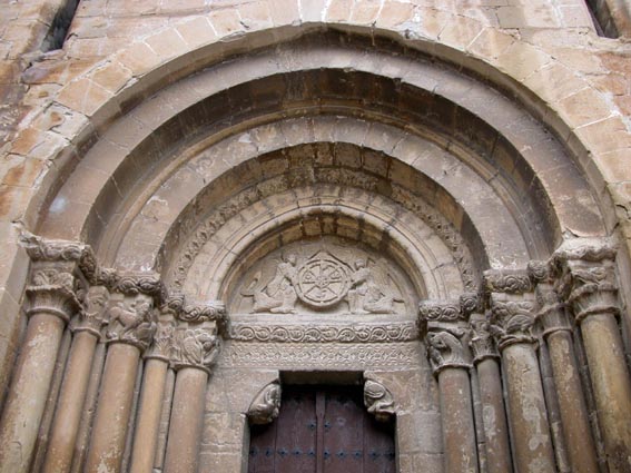 Le portail Ouest de l'glise du Sauveur.