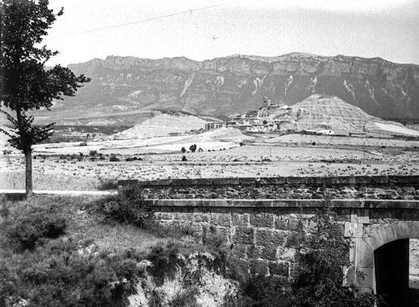 Photo d'Henri Gaussen prise en 1934: Escó et la Sa de Leyre.
