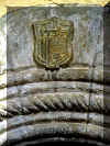 Blason dat de 1597 sur la porte de l'glise.