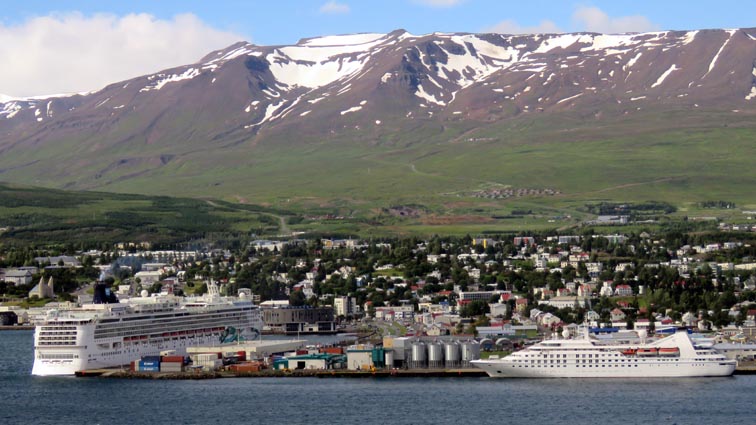 Akureyri et ses bateaux de croisière
