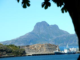 Vue du port depuis l'auberge de jeunesse.