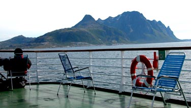 Xavier est insensible au vent froid du Vestfjorden qui s'ajoute à la vitesse du bateau...