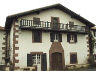 Maison Elicagaraia en face de l'�glise