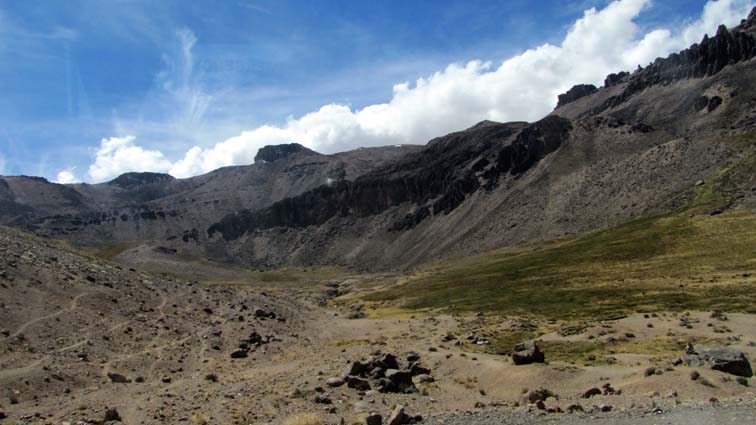 Le cratère du volcan Chucura