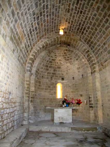 Intérieur de l'ermitage de Notre Dame du Congost