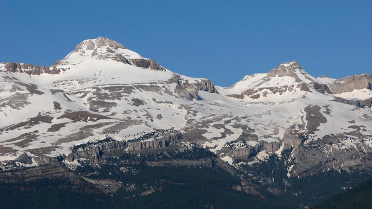 Zoom sur la Collarada, depuis le camping-car !