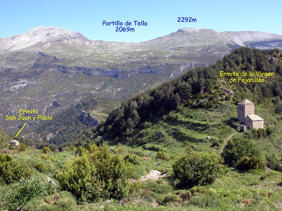 L'ermitage "de los Santos Juan y Pablo" et celui de la Virgen de Fajanillas.