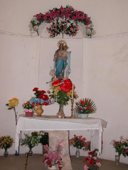 L'intérieur de l'ermitage de la Virgen de Fajanillas