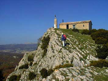 Ermitage de Santa Cruz au sommet d'Etxauri.