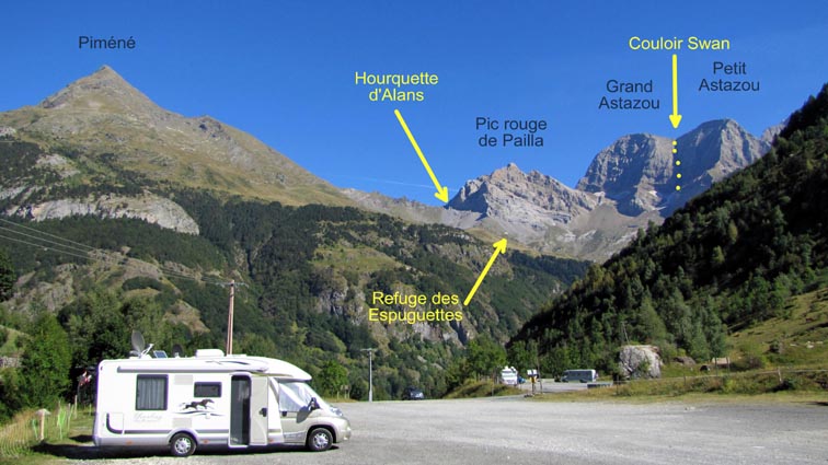 Le parking des camping-cars à Gavarnie.