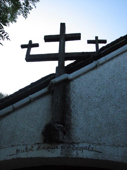Croix trinitaires sur Teinture borde.