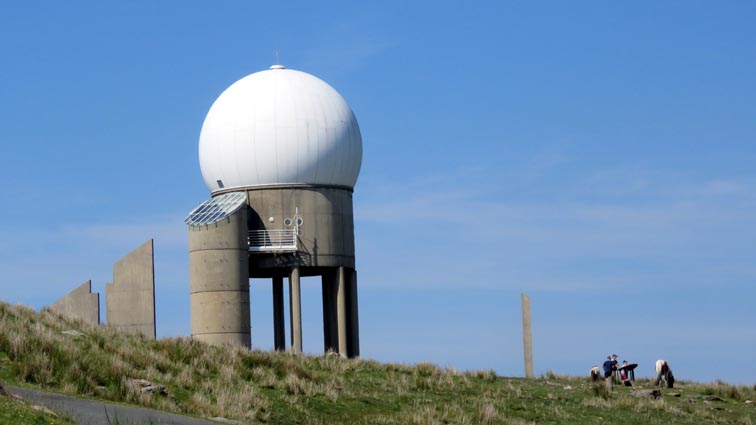 L'antenne relais de l'aviation civile au sommet de l'Artzamendi