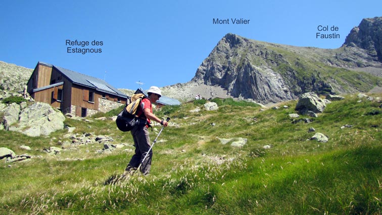 Nous voici au refuge des Estagnous, avec le Mont-Valier en toile de fond.