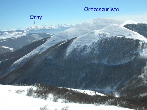 Vue sur l'Orhy et Ortzanzurieta.