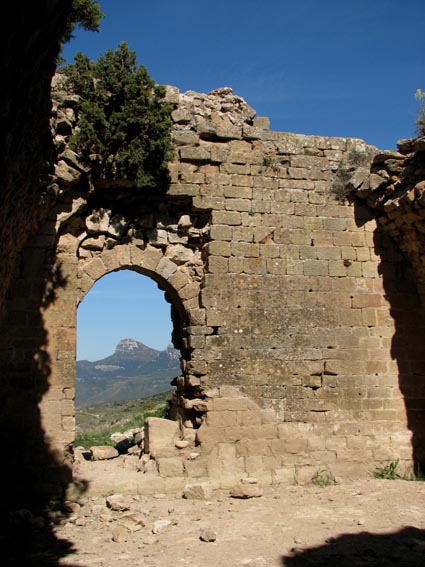 Les restes d’une tour qui faisait partie du "castillo de Sen", jamais achevé.