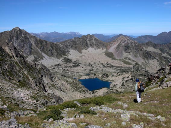 Vue sur le lac Nre, au cours de la descente.