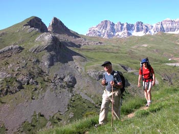 Pointe de la Cochata: le 2me sommet pointu en partant de la gauche.